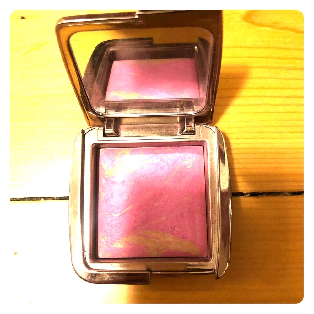 Hour glasss blush